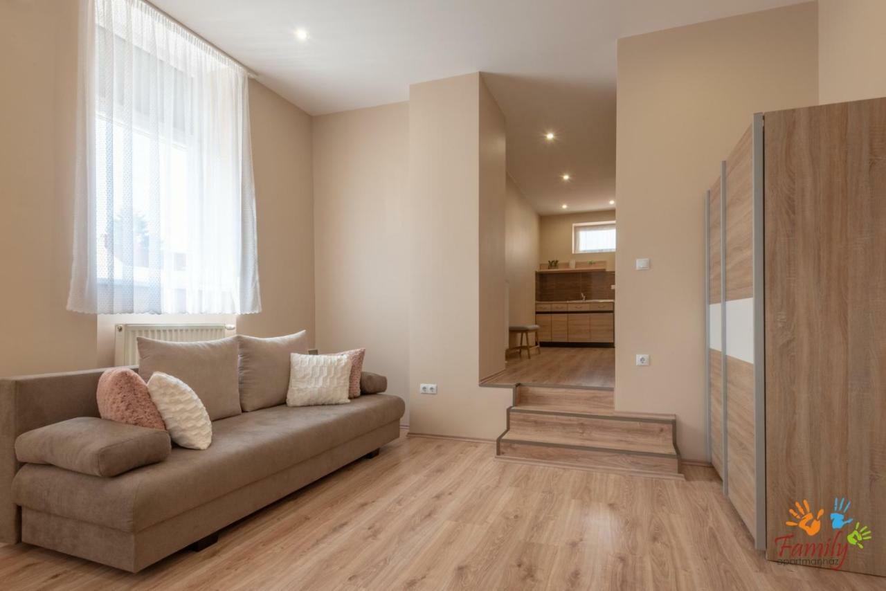 Family Apartmanhaz Apartment Nagykanizsa Exterior photo